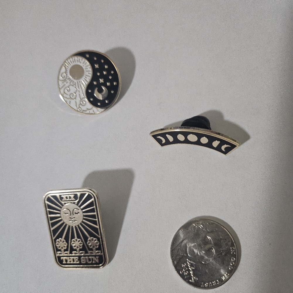 Pin set